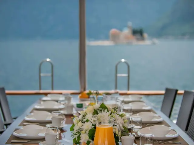 contact-yachts-sadri-usta-1_0002