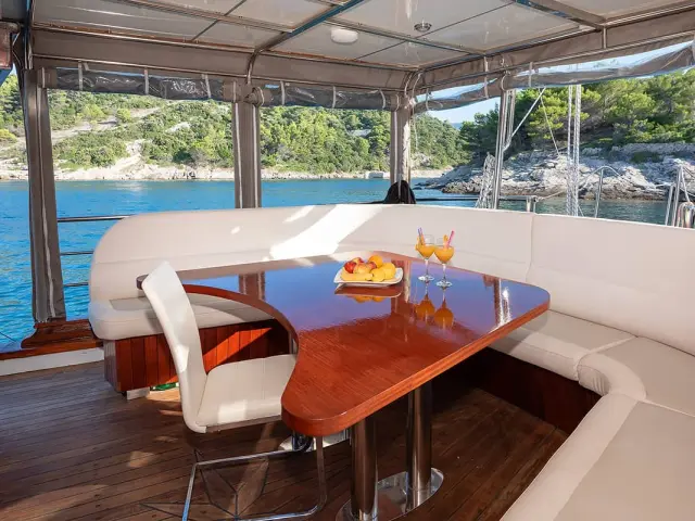 Relaxing yachting holiday with family and friends in Croatia with SLANO gulet