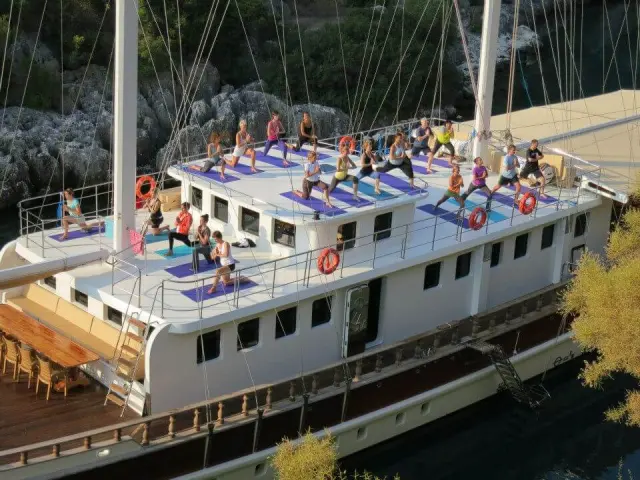 Yoga detox tour in Turkey with TERSANE 8 gulet