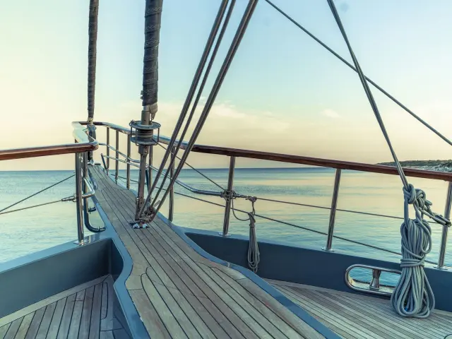 contact-yachts-virtuoso_0018