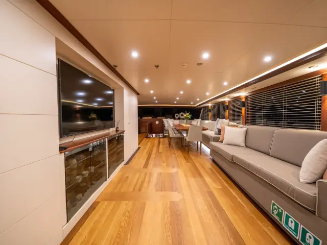 contact-yachts-virtuoso_0042