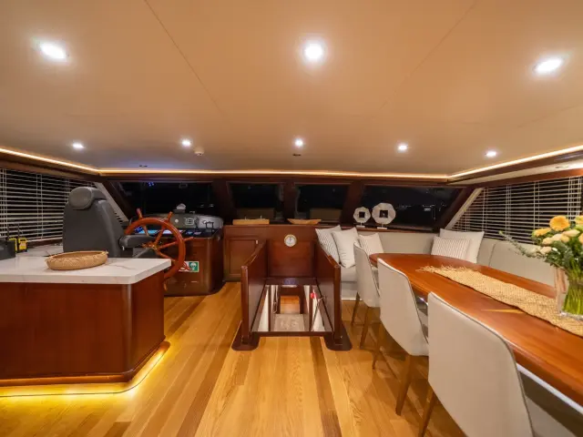 contact-yachts-virtuoso_0047