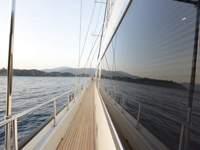 contact-yachts-white-soul_0019