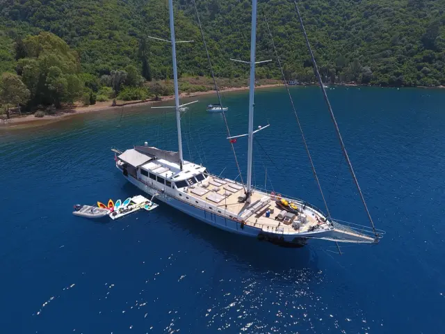 contact-yachts-white-soul_0030