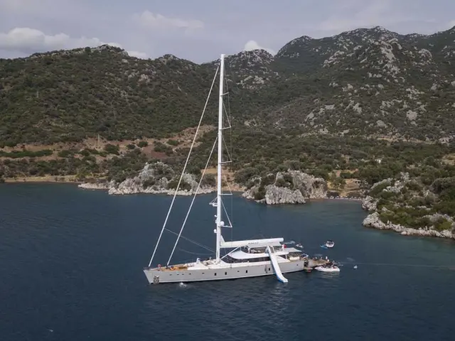 all-about-u-2-areal-11