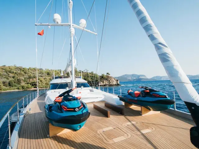 all-about-u-2-deck-12