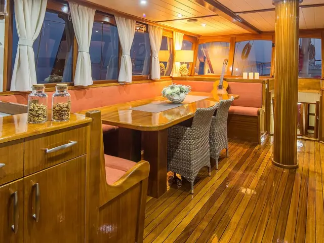 Happy charters with professional crew | gulet ALTAIR