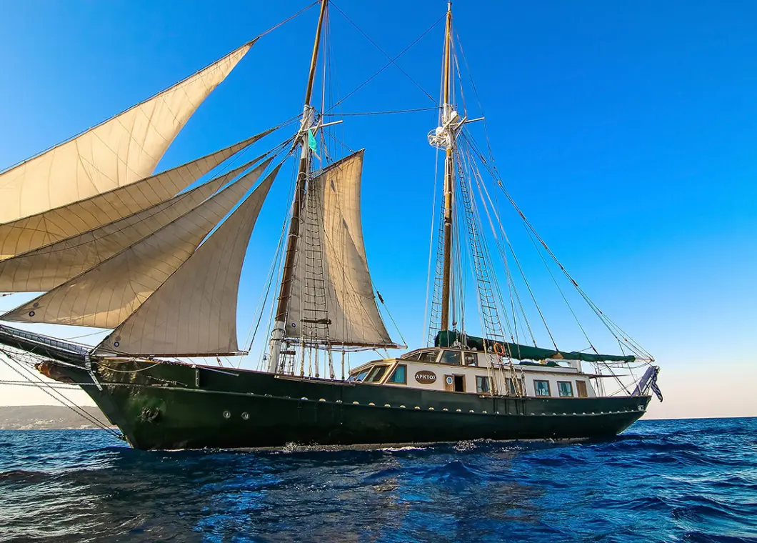 Luxury gulet ARKTOS to sail in Greece and Greek islands