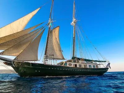 Luxury gulet ARKTOS to sail in Greece and Greek islands