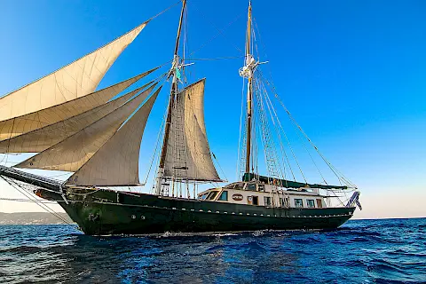 Luxury gulet ARKTOS to sail in Greece and Greek islands