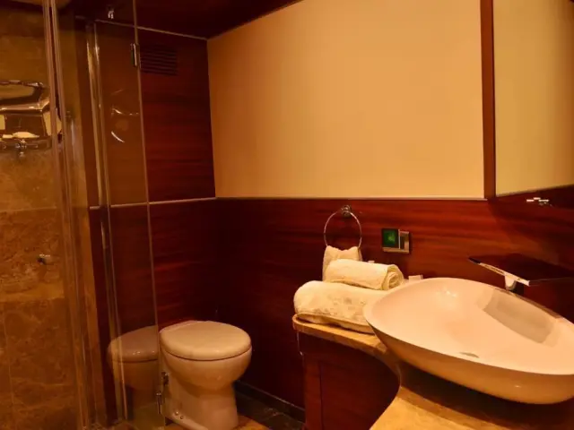 whatsapp_image_2025-11-05_at_13_56_56