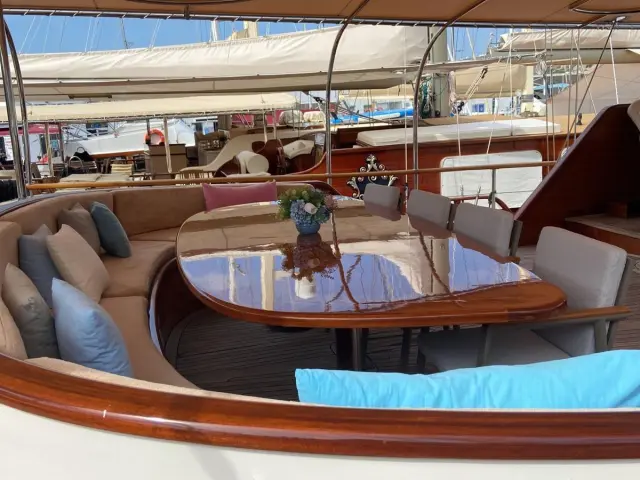 whatsapp_image_2025-11-05_at_13_56_58