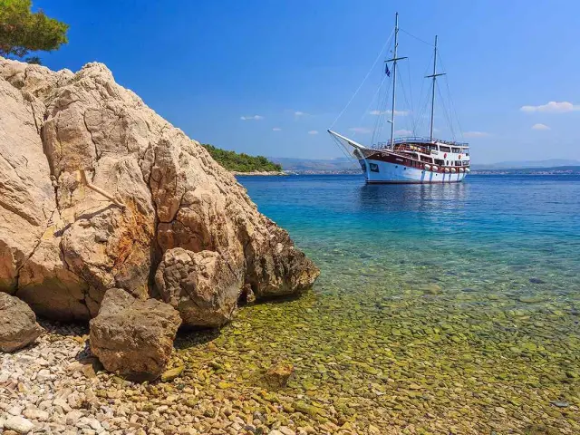 CESARICA unique gulet for 24 guests to sail in Croatia