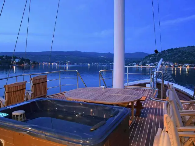 CESARICA large gulet for 24 guests to sail in Dubrovnik, Split, Trogir