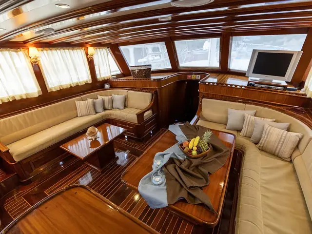 Marmaris yacht charters with CEYLAN gulet in Turkey