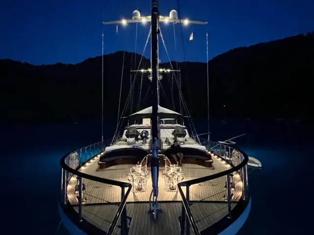 contact-yachts-clear-eyes_0001