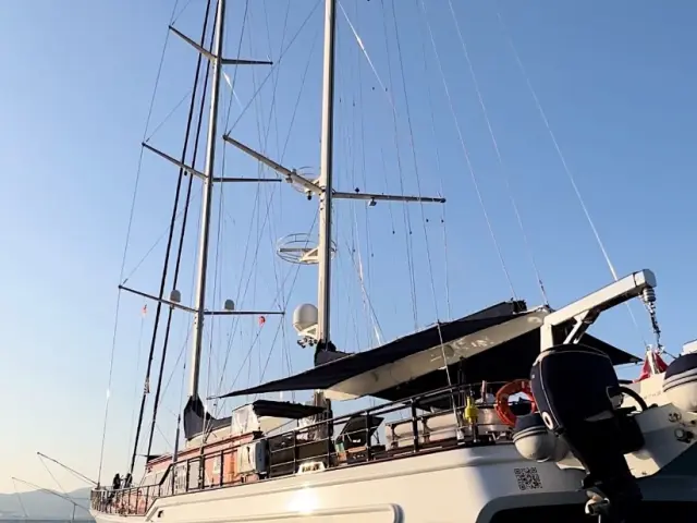 contact-yachts-clear-eyes_0002