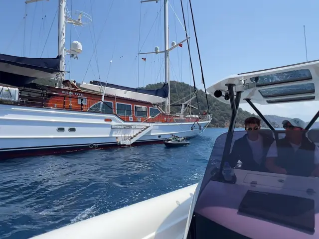 contact-yachts-clear-eyes_0006