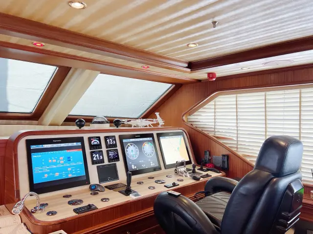 contact-yachts-clear-eyes_0022