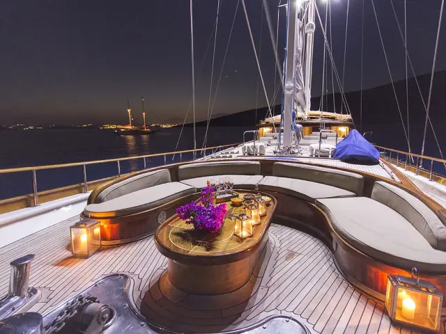 Classic Turkish gulet COBRA KING based in Bodrum | Yacht charters in Turkey