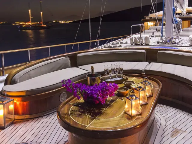 Classic Turkish gulet COBRA KING based in Bodrum | Yacht charters in Turkey