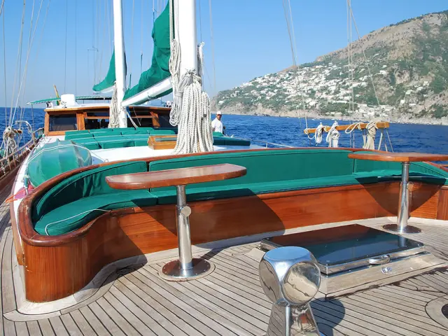 DERIYA DENIZ gulet  for cruises in Italy| Visit Naples, Sicily