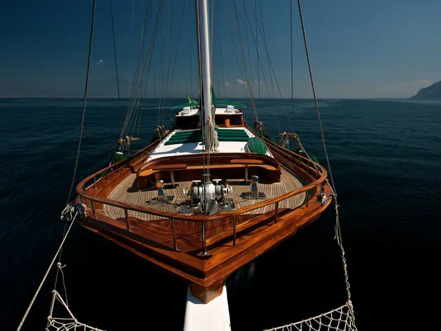 Yacht holiday in Italy with DERIYA DENIZ gulet | Visit Naples, Sicily