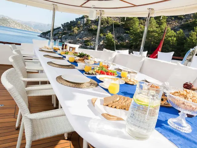 HALCON DEL MAR luxury gulet with jacuzzi for 16 guests to sail in Turkey