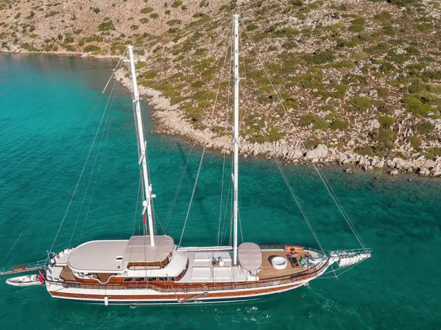 HALCON DEL MAR luxury gulet with jacuzzi for 16 guests to sail in Turkey
