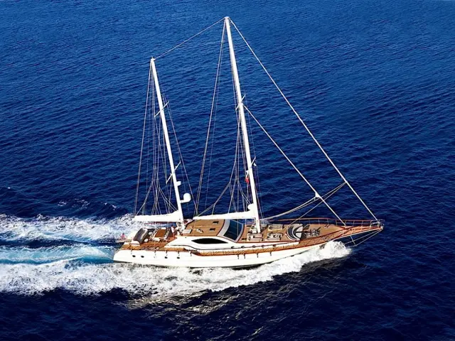 Bodrum yacht charter with gulet MISS B | Modern interior, powerful sailing