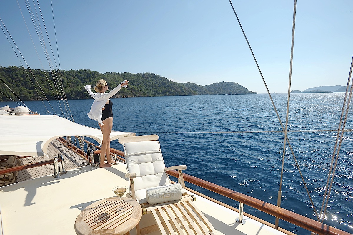 Chartering a yacht in Turkey in September