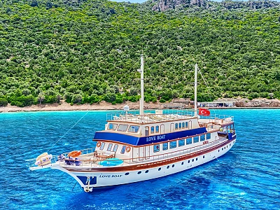 contact-yachts-love-boat_0025-1