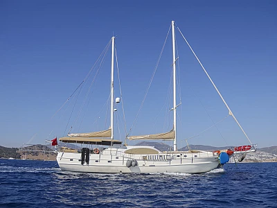 contact-yachts-queen-of-sea_0002