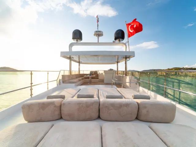 04_caneren_-_flybridge_1