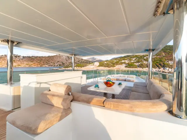 05_caneren_-_flybridge_2