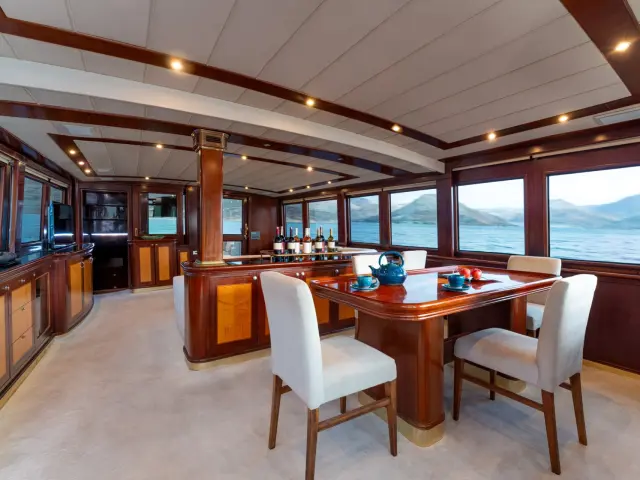 10_caneren_-_dining_area_saloon