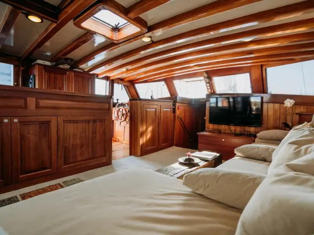 gulet-beyaz-lale-021