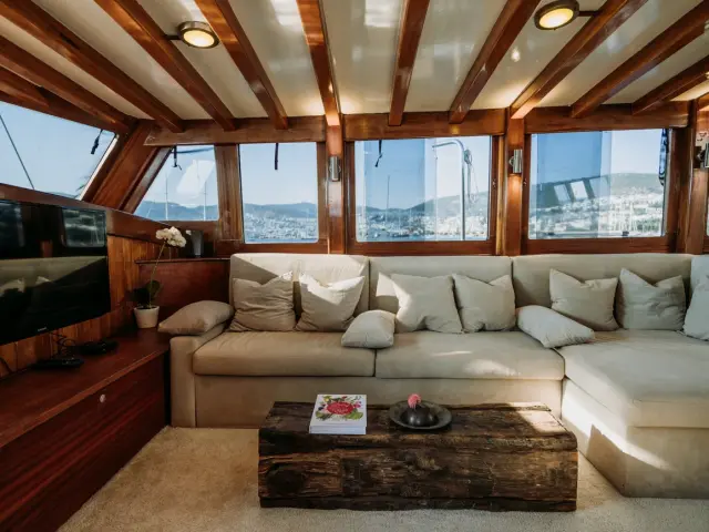 gulet-beyaz-lale-022