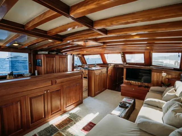 gulet-beyaz-lale-036