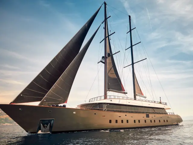 2_anetta_exterior_profile_yachtin