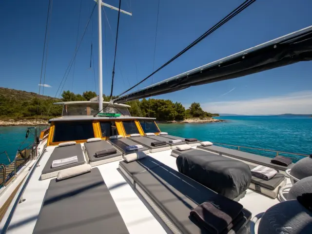 24__andjeo_sun_deck_2