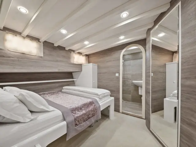 53__andjeo_double_cabin_-_bow