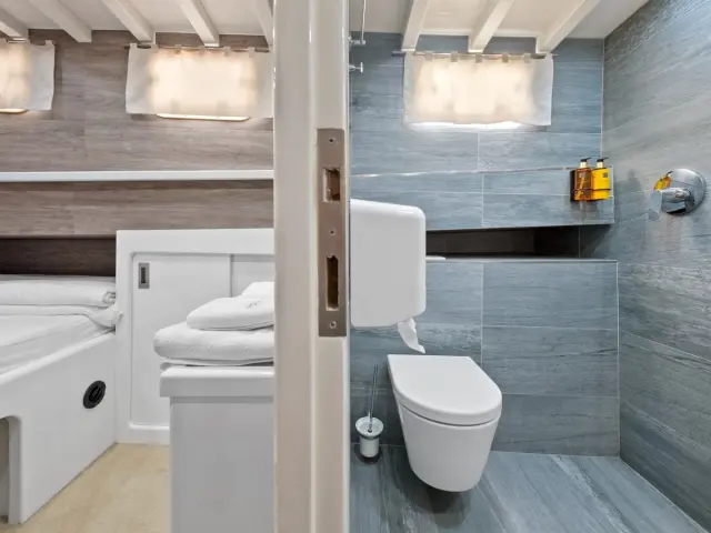 54__andjeo_double_cabin_en_suite